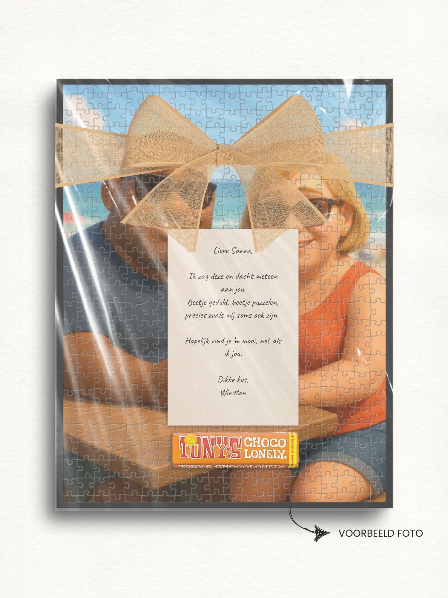 Geef je liefje een unieke fotopuzzel cadeau van jullie samen. In de cadeauset van puuzl zit naast een unieke fotopuzzel in stijl naar keuze ook een handgeschreven kaart, lijst en iets lekker. Gekozen stijl voor deze cadeauset: Cartoon.
