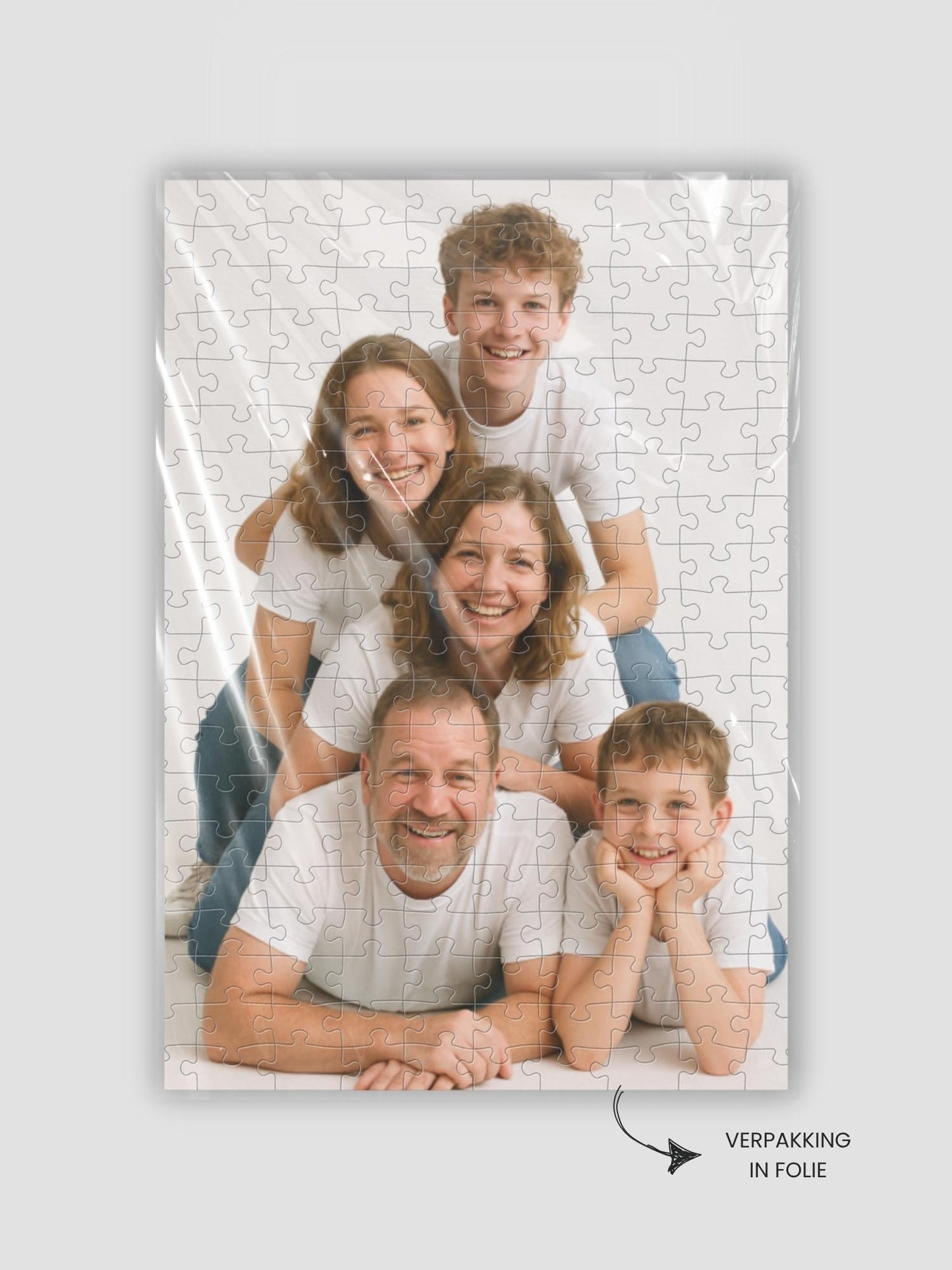 Unieke fotopuzzel in Clean stijl, zoals de oorspronkelijke foto. Simpel maar toch speciaal in folie verpakt. Klaar om direct te geven of op te sturen.